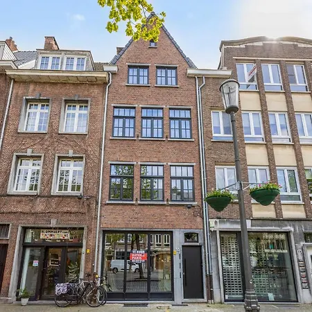Vrijdagmarkt By Lit D'art Anversa